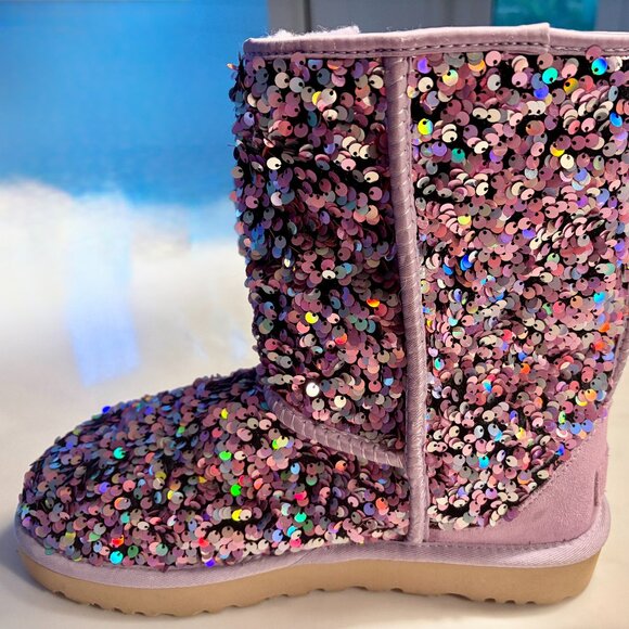 New, unworn and rare UGG lilac-frost sequin classic short boots Size 9 womens - Picture 3 of 7